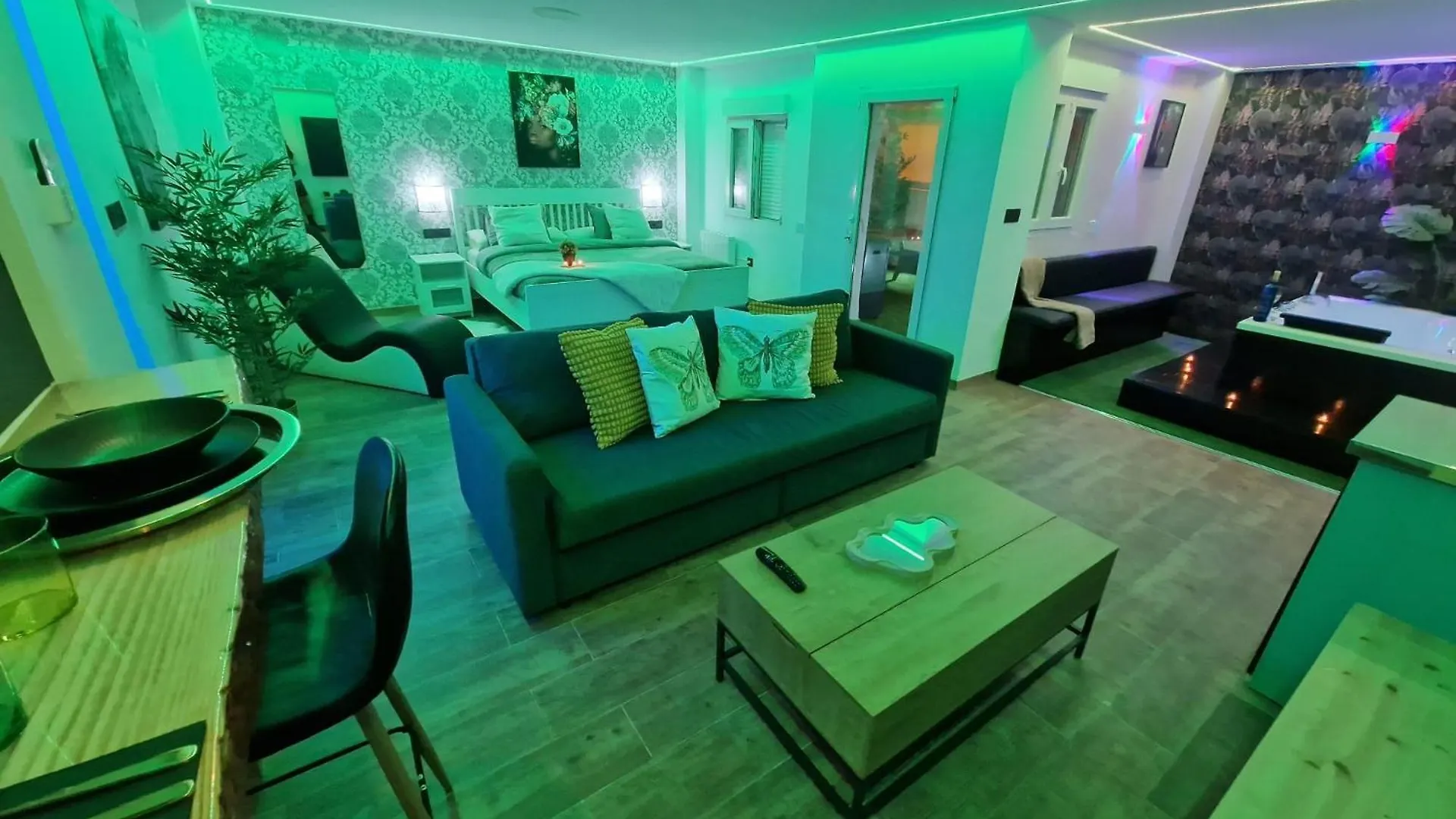 Alojamiento Con Jacuzzi Y Terraza Junto Al Centro Prado Del Rey Spain