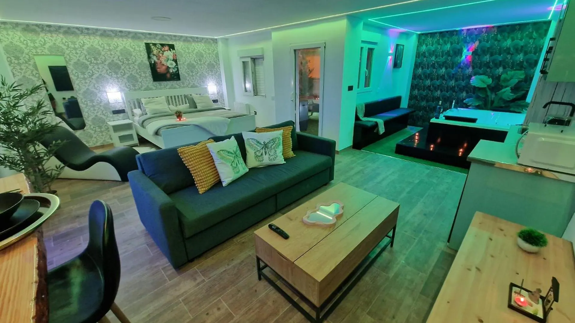 Apartment Alojamiento Con Jacuzzi Y Terraza Junto Al Centro Prado Del Rey Spain