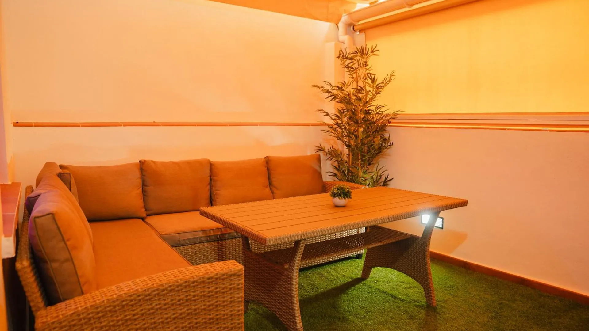 Apartment Alojamiento Con Jacuzzi Y Terraza Junto Al Centro Prado Del Rey