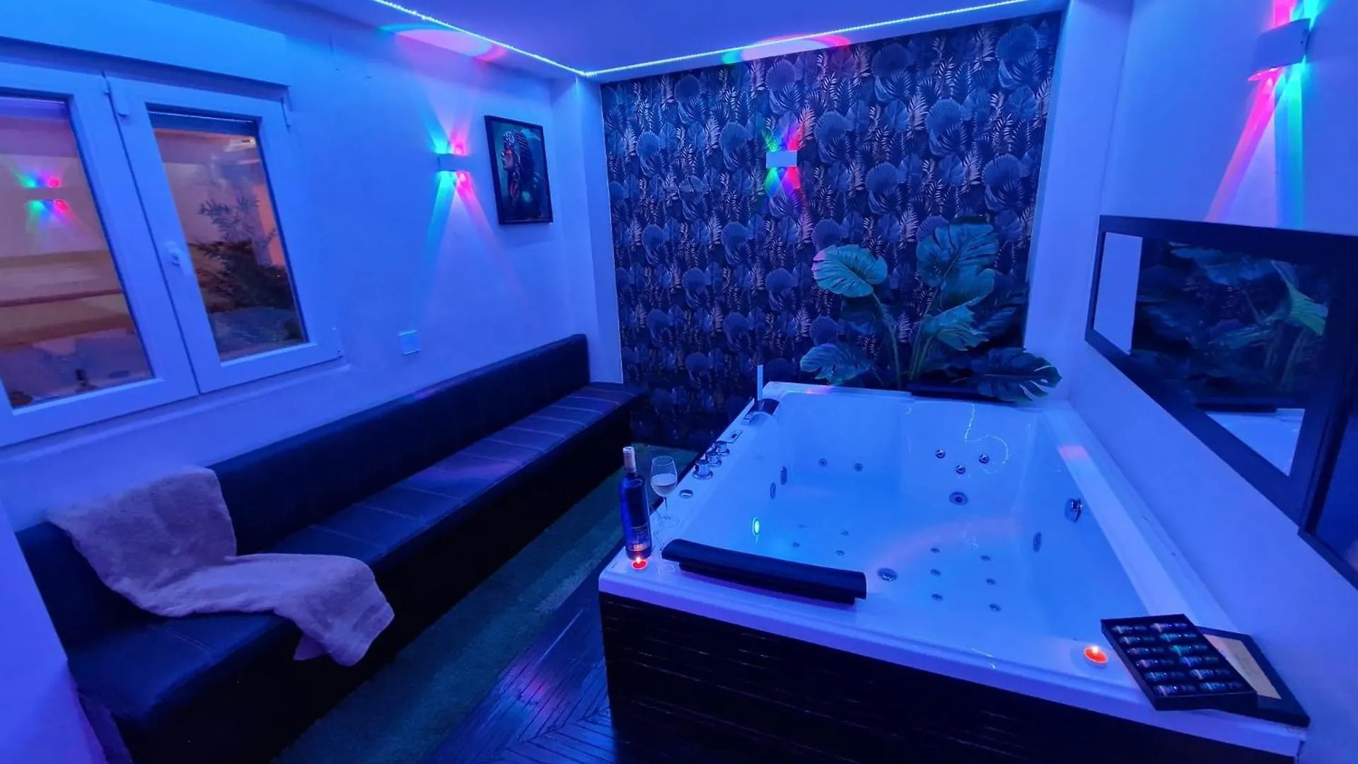 Alojamiento Con Jacuzzi Y Terraza Junto Al Centro Prado Del Rey 0*,  Spain